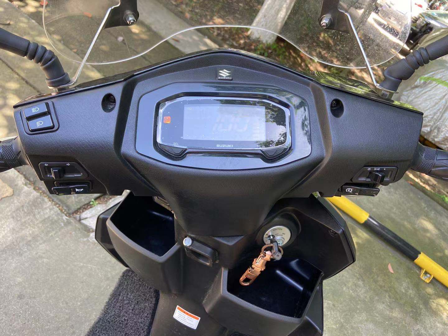 给我的新伙伴代步踏板摩托车铃木UY125记录点点滴滴