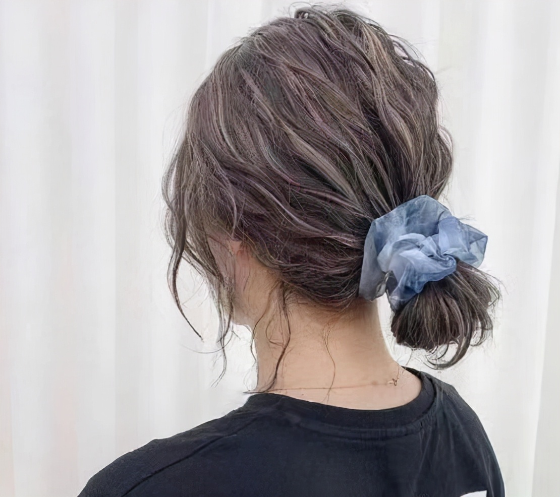 平肩短发怎么简单扎,短发这样扎简单好看又好学