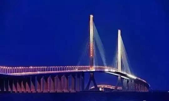 夜上海整个城市灿烂,如今的夜晚