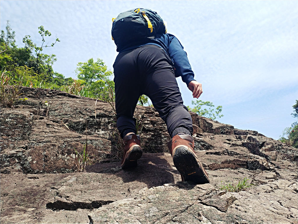 遨游仕l1登山鞋,bounce遨游仕t1b登山鞋户外测评