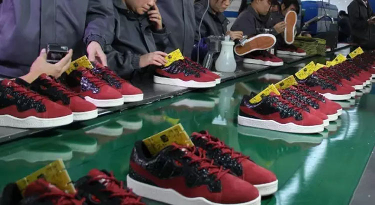 耐克阿迪专卖店的鞋是假的吗,阿迪耐克折扣真的假的