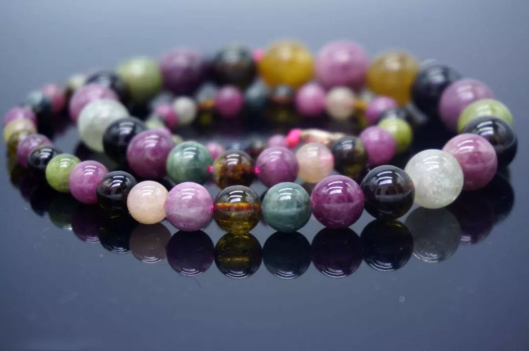 属马的适合戴什么生肖的手串,本命年戴什么生肖手串