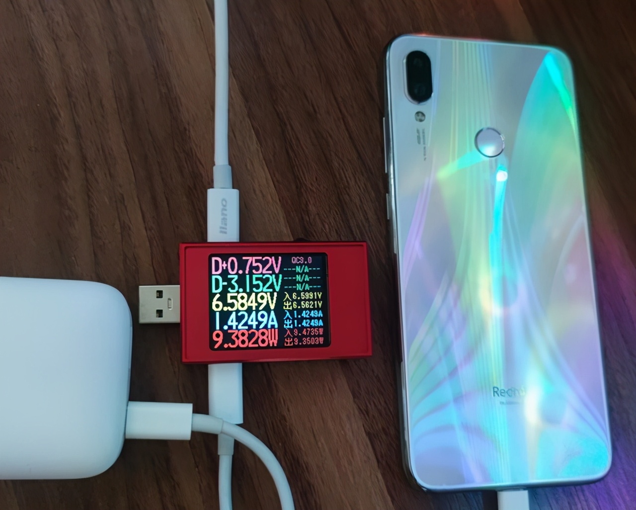 aigo充电宝10000毫安,aigo充电器20w快充版