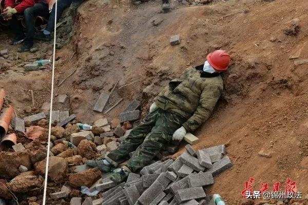 疫情我们能熬过去吗 (疫情期间你熬得住吗)