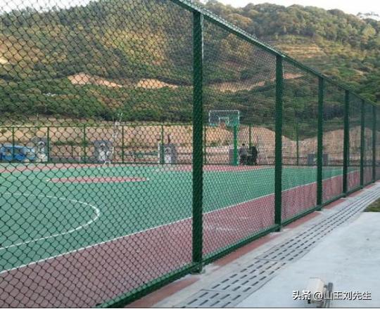 体育场围栏施工,体育场围栏网安装视频
