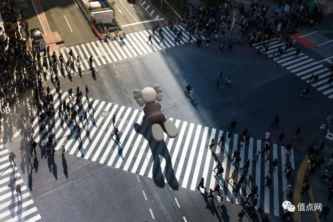 KAWS进军扩增实境AR艺术|全球12大地标免费拍摄