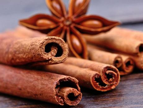 煎鱼时油溅到脸上会留疤吗,煎鱼油溅起来