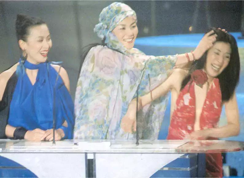 抛弃糟糠之妻的香港男星,因为丑被男人抛弃电影