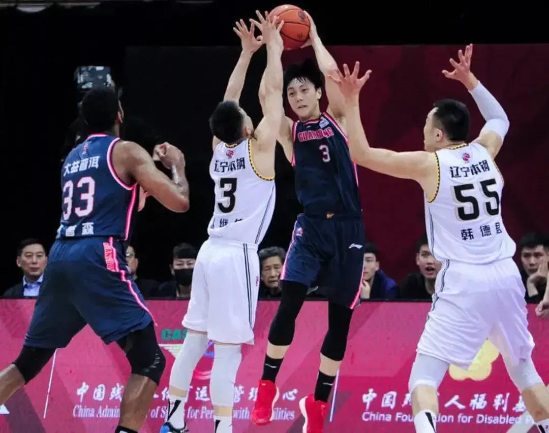 杜锋打口哨,杜锋吹口哨图片