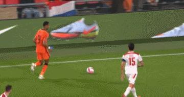 22岁荷兰天才9号：拜仁眼中的莱万接班人，去巴黎会是梅西好搭档