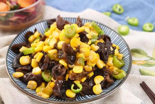 梅菜笋丝炒鸡蛋大锅菜,梅菜笋丝香菇木耳炒鸡肉