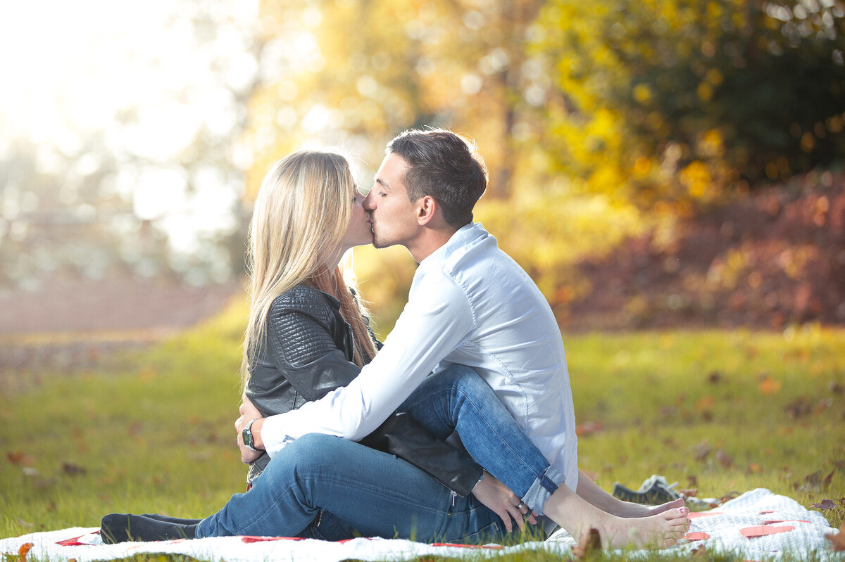分手后怎么面对曾经深爱的人,分手后应该怎么面对前男友