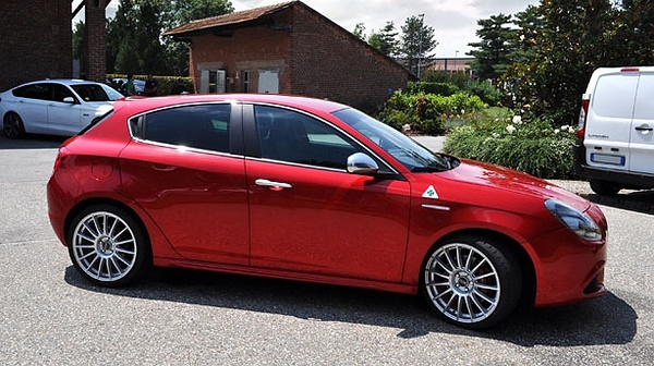 oz轮毂怎么定制,一般原厂轮毂是锻造还是铸造的