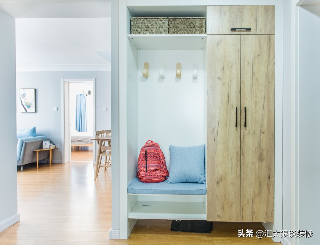 她家装修很简单,她家两居室装修太惊艳了