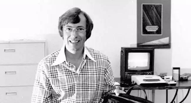 乔布斯和比尔盖茨的第一次交锋,乔布斯比尔盖茨硅谷传奇