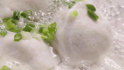 饿着肚子看美食对身体好吗,饿着肚子看别人吃饭的危害