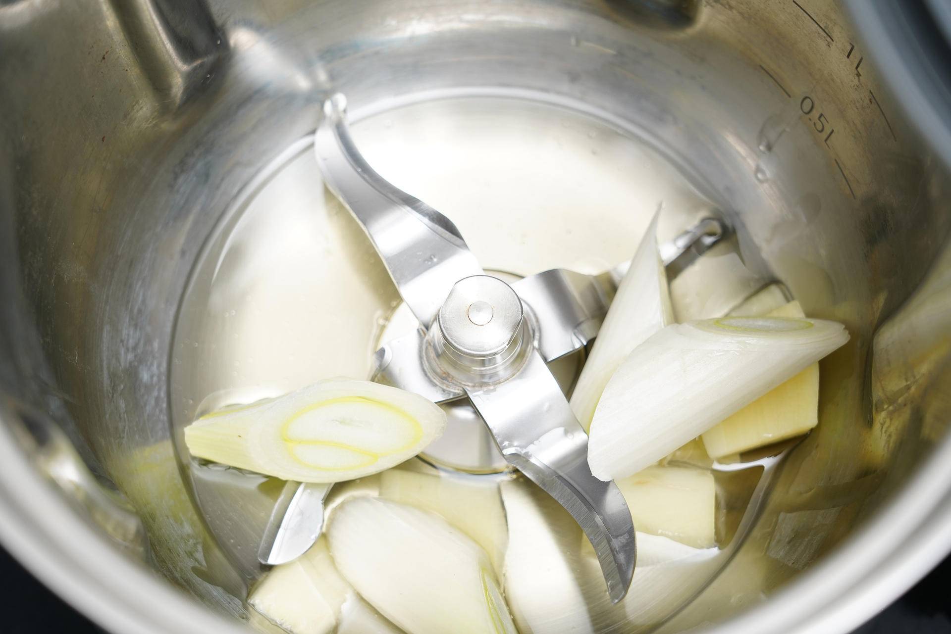 用自动机器炒菜的餐厅,自动炒菜料理机真实感受