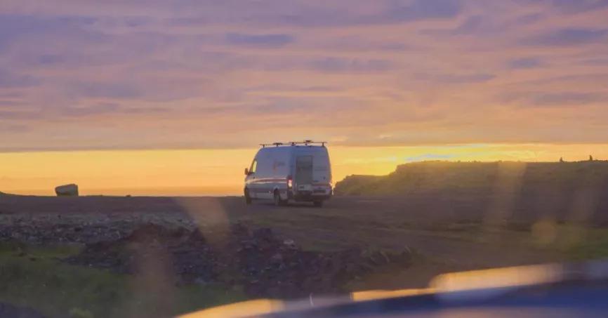 三观不合的人，该怎么做朋友呢？