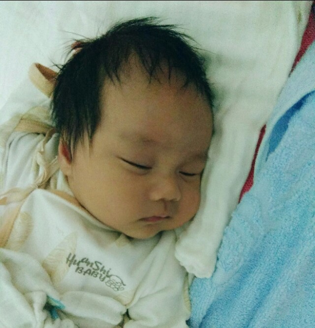 宝宝两天不拉屎是不是攒肚,婴儿攒肚子不排便一般持续多久