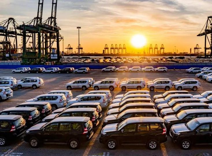 东疆常有好车二手车出口额创下新纪录!