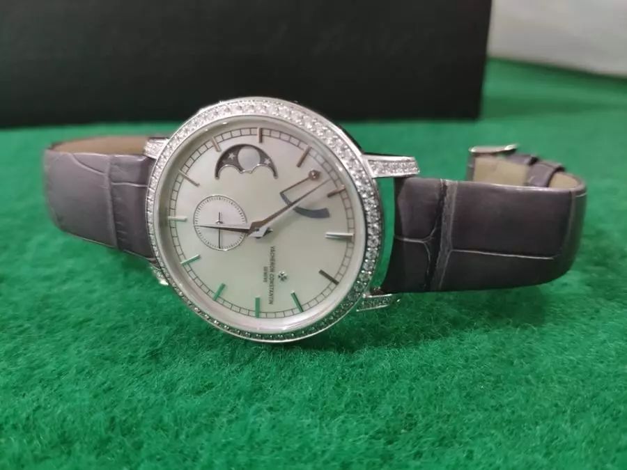 江诗丹顿手表外包装盒子很值钱吗,江诗丹顿手表全套包装