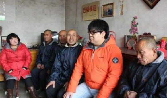 盲人杨光为什么不火了,从爆红到消失盲人歌手杨光