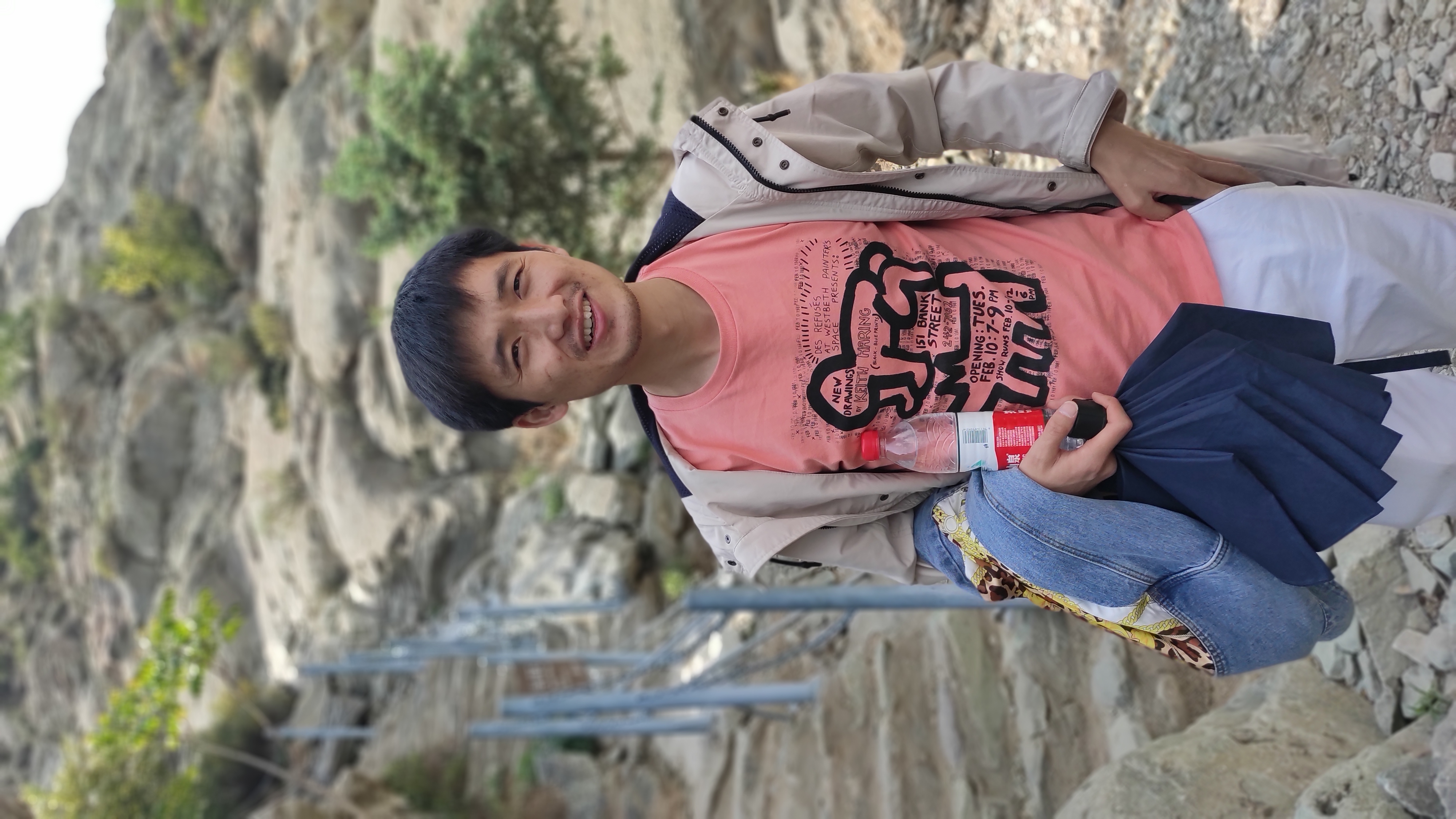 搓面下肚就发车,韩美林艺术馆里摆POSE,贺兰山边看睡佛