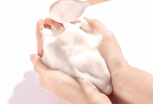 4个伤脸的护肤习惯，皮肤角质越来越薄，其中有你吗？