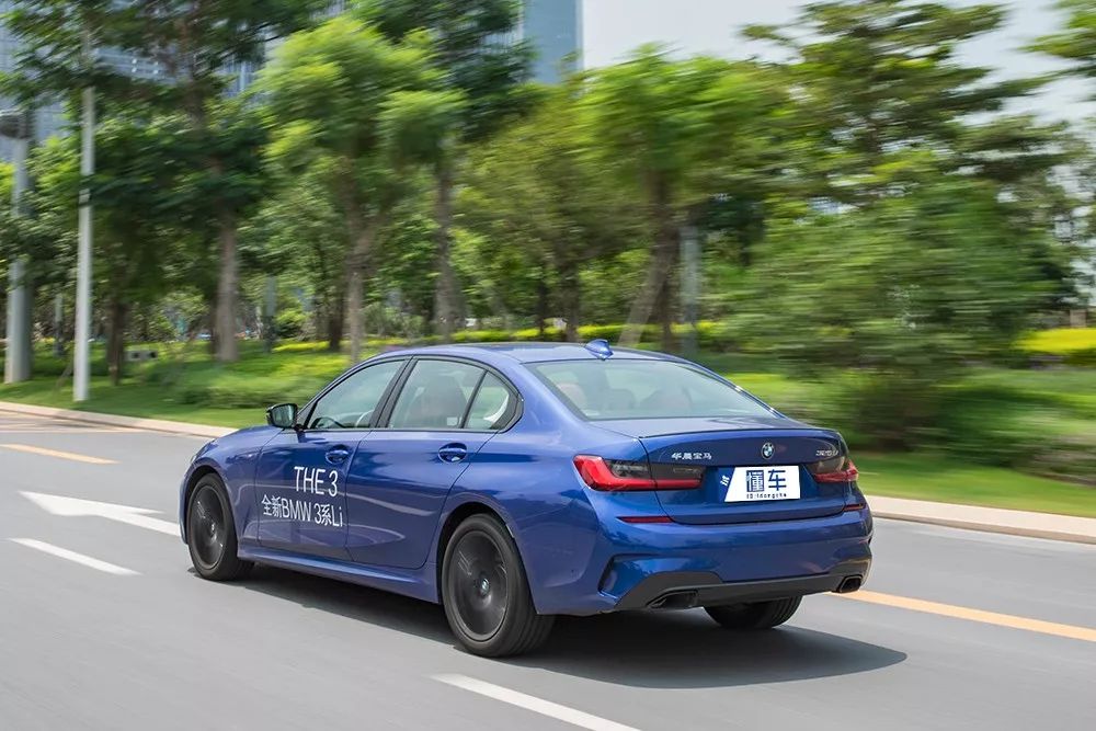 宝马新3系320和325哪个更值得买,试驾最新宝马3系