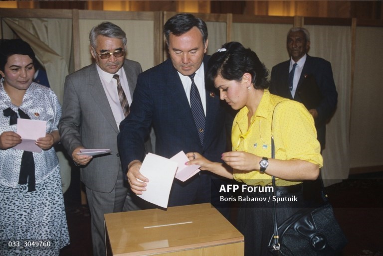 纳扎尔巴耶夫成长之路,纳扎尔巴耶夫是怎样炼成的