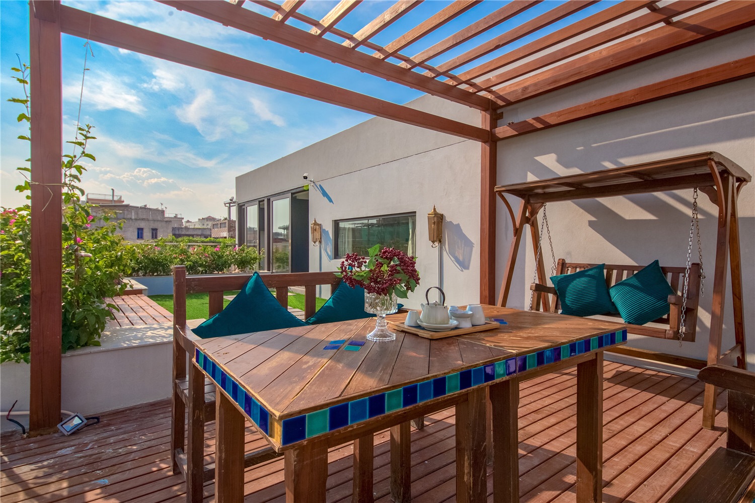 宅家烧烤,欣赏夜景,看书喝茶,疫情期间,我最羡慕住顶楼的朋友