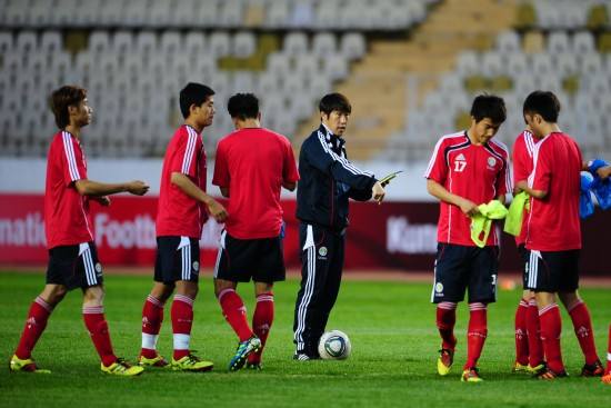 经历了2011年国足球迷的痛,你才会懂得信仰被摧毁的的感觉