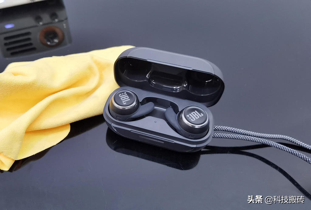 anc降噪耳机性价比之王,哈曼耳机anc