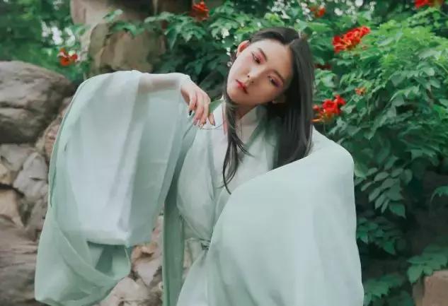 豪掷120万美元上耶鲁的金主疑似公安部*级A**嫌犯，在美住大HOUSE…