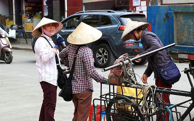 中越边境一河之隔越南美女,与越南一水之隔