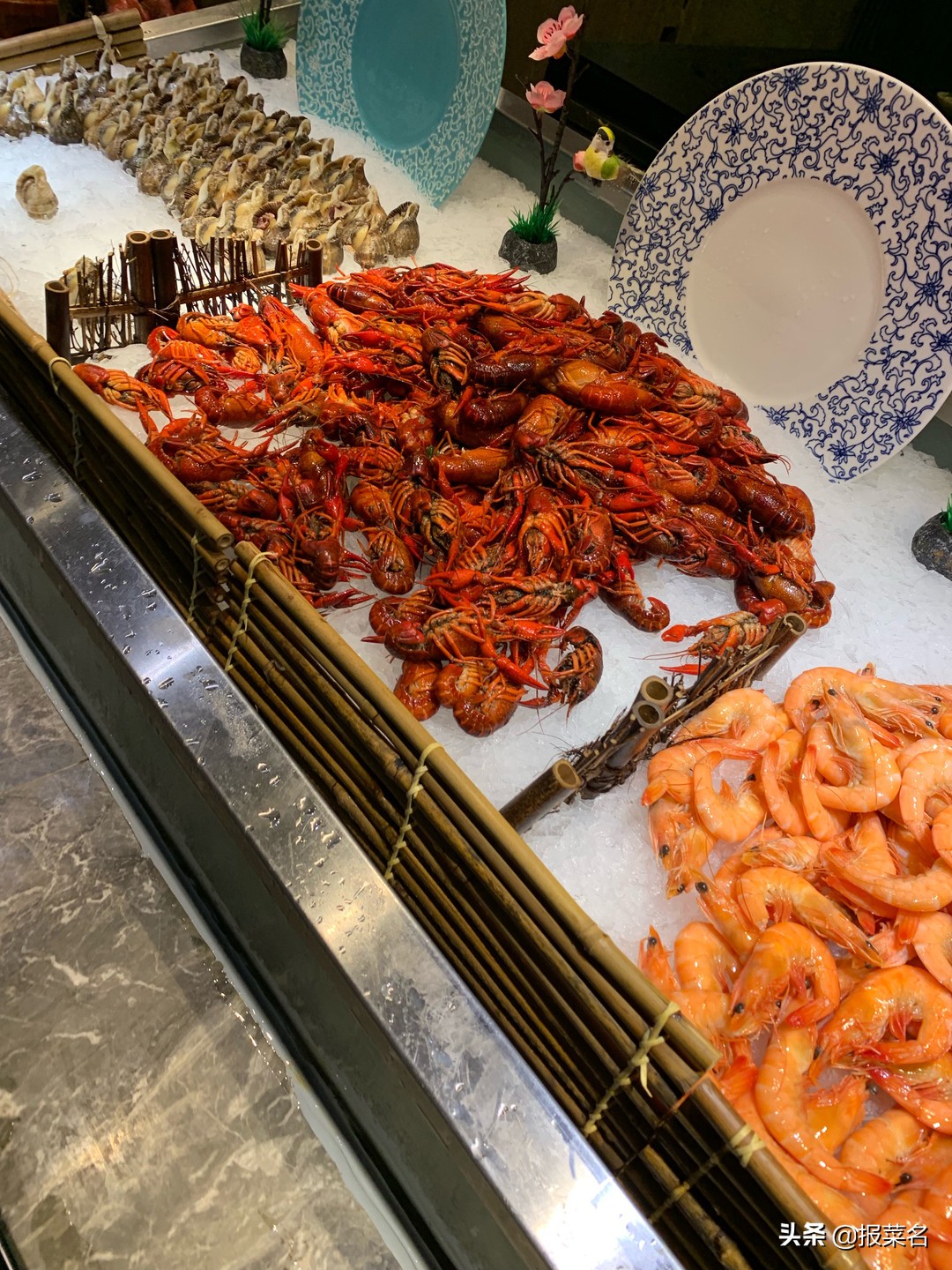 螃蟹虾扇贝,海鲜自助螃蟹和大扇贝