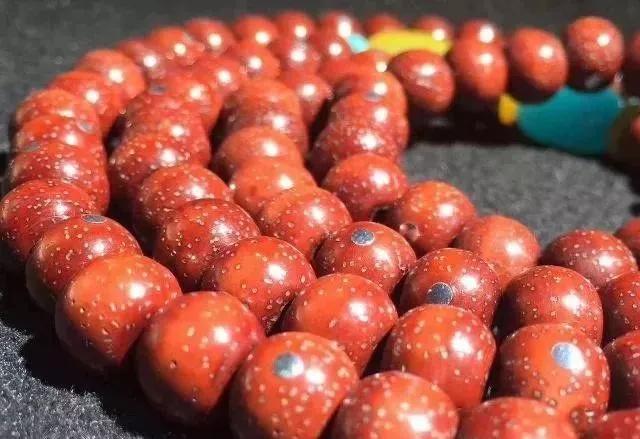 星月菩提如何盘玩成白的,星月菩提奶油黄怎么盘