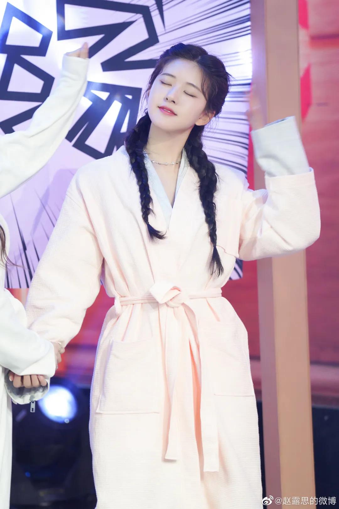 现在流行圆脸还是瓜子脸,现在是流行瓜子脸还是圆脸