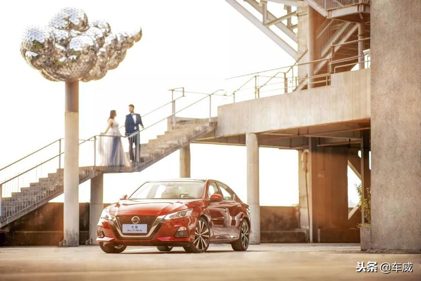 全新天籁竞争力分析,设计、舒适性有优势,但运动只表现在发动机