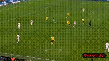 遭全世界豪门哄抢，世界足坛T1级别潜力中卫——乌帕梅卡诺