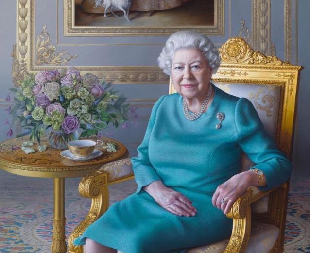 英女王卖东西,英女王90岁