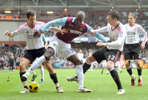 从奔驰女车主之怒另眼看足坛买人怎么才能不被坑！