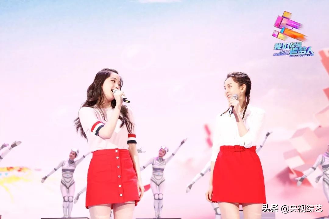 纪念五四运动100周年特别节目《我们都是追梦人——2019年“五月的鲜花”全国大中学生文艺会演》今晚播出