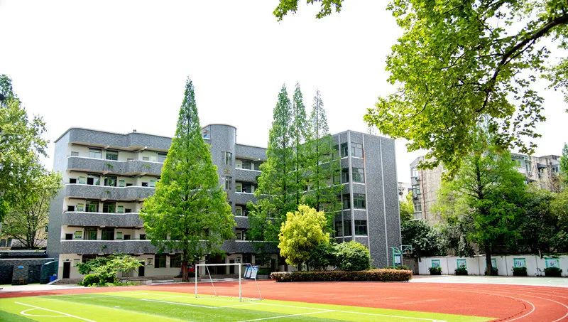 鍗椾含榧撴ゼ浜屽崄涔濅腑鑷磋繙涓,鍗椾含榧撴ゼ浜屽崄涔濅腑鑷磋繙鍒濅腑