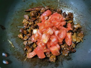 西红柿炖牛肉牛肉切法,西红柿炖牛肉怎么让牛肉烂又好吃