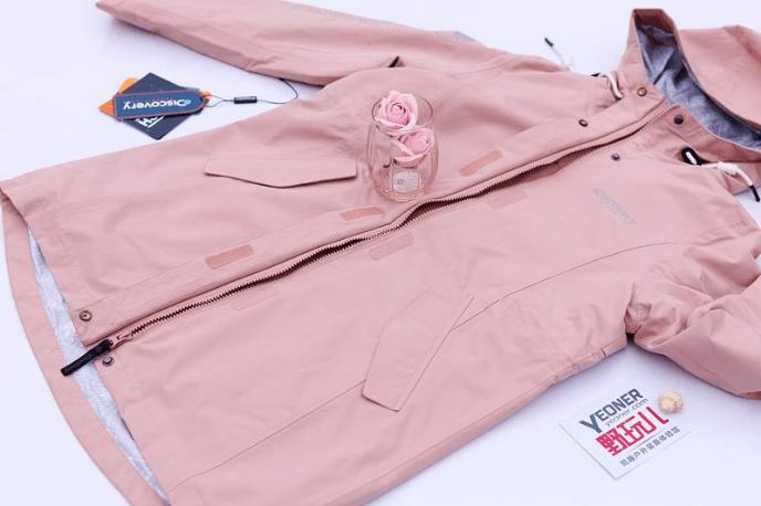 什么冲锋衣时尚好看,冲锋衣高级感秋冬时尚