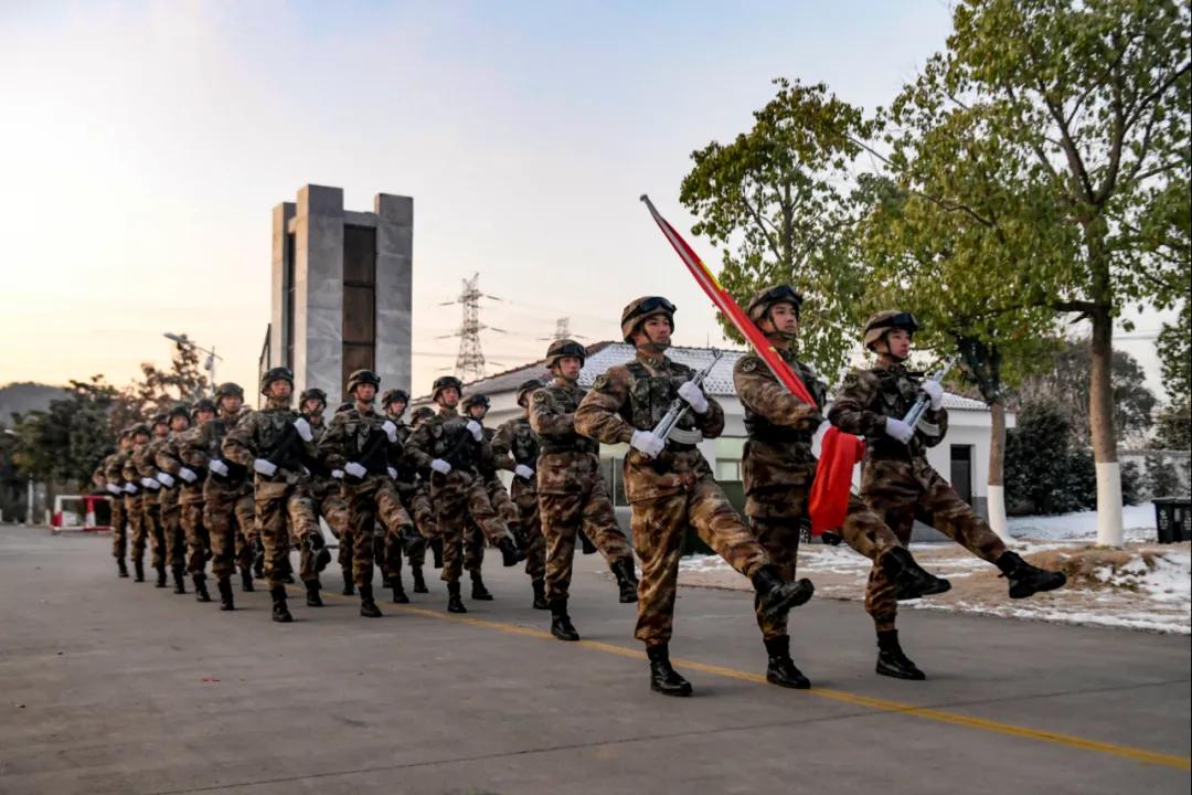 羡慕→临汾旅官兵“野”会玩