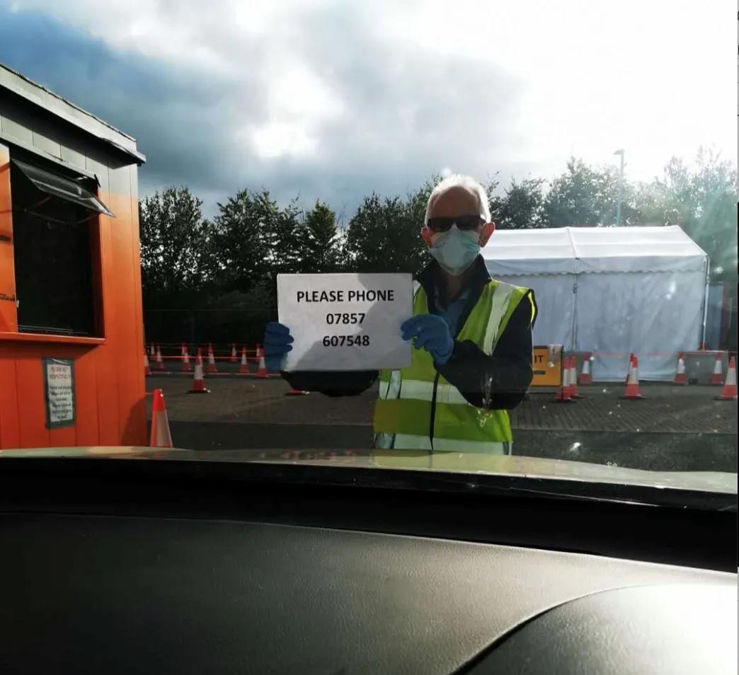 卞江｜我亲身去测了一下新冠，才知道英国的数据有多不靠谱