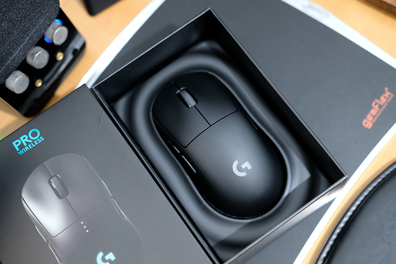 罗技gpw鼠标咋样,罗技gpw一代和普通罗技鼠标的区别