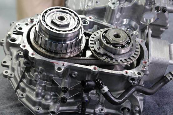 CVT变速箱与at哪个驾驶感受好,dct和cvt哪个变速箱动力肉